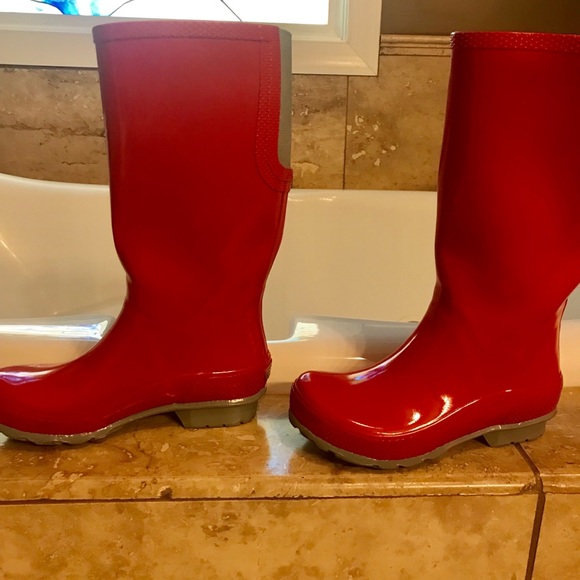 crocs red rain boots